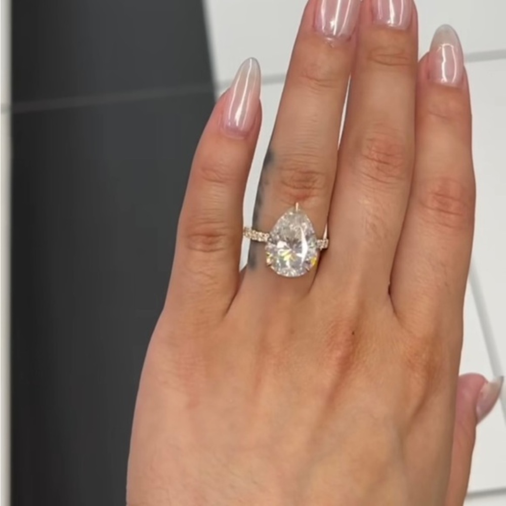 New custom made 7ct pear CZ Solitaire Engagement Ring